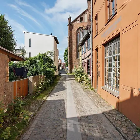 Апартаменты Alte Seifensiederei 3 Штральзунд